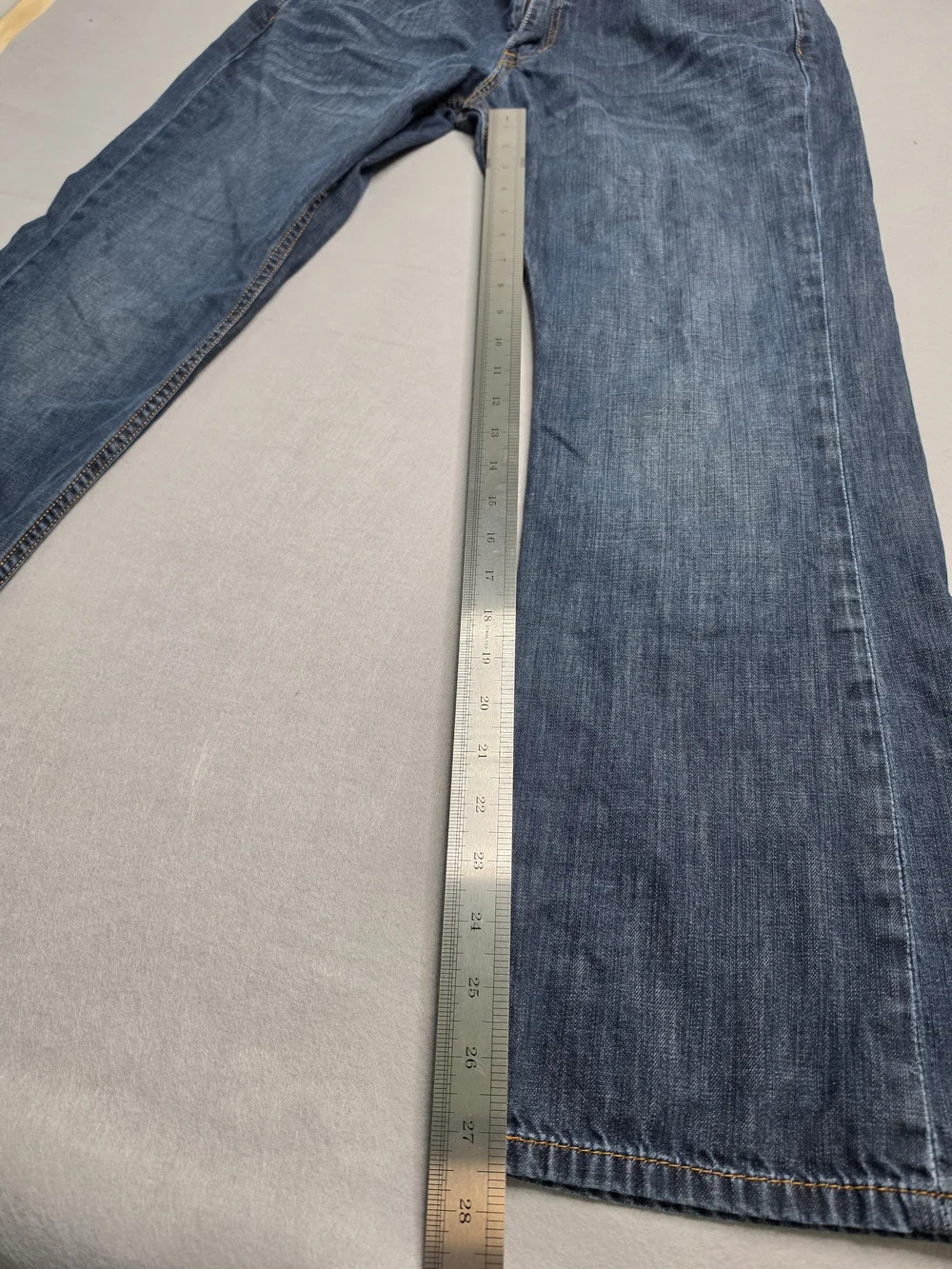 Levi's Men's Bootcut Jeans in Medium Blue Wash 527 34x30
